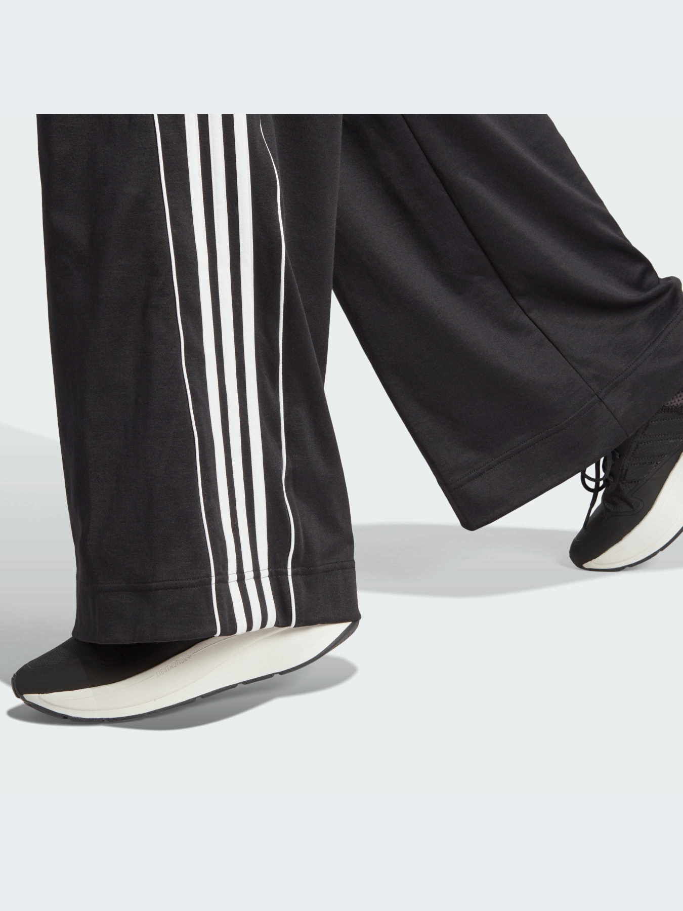 Костюмы Adidas модель IA3147 Костюмы Adidas модель IA3147 Фото