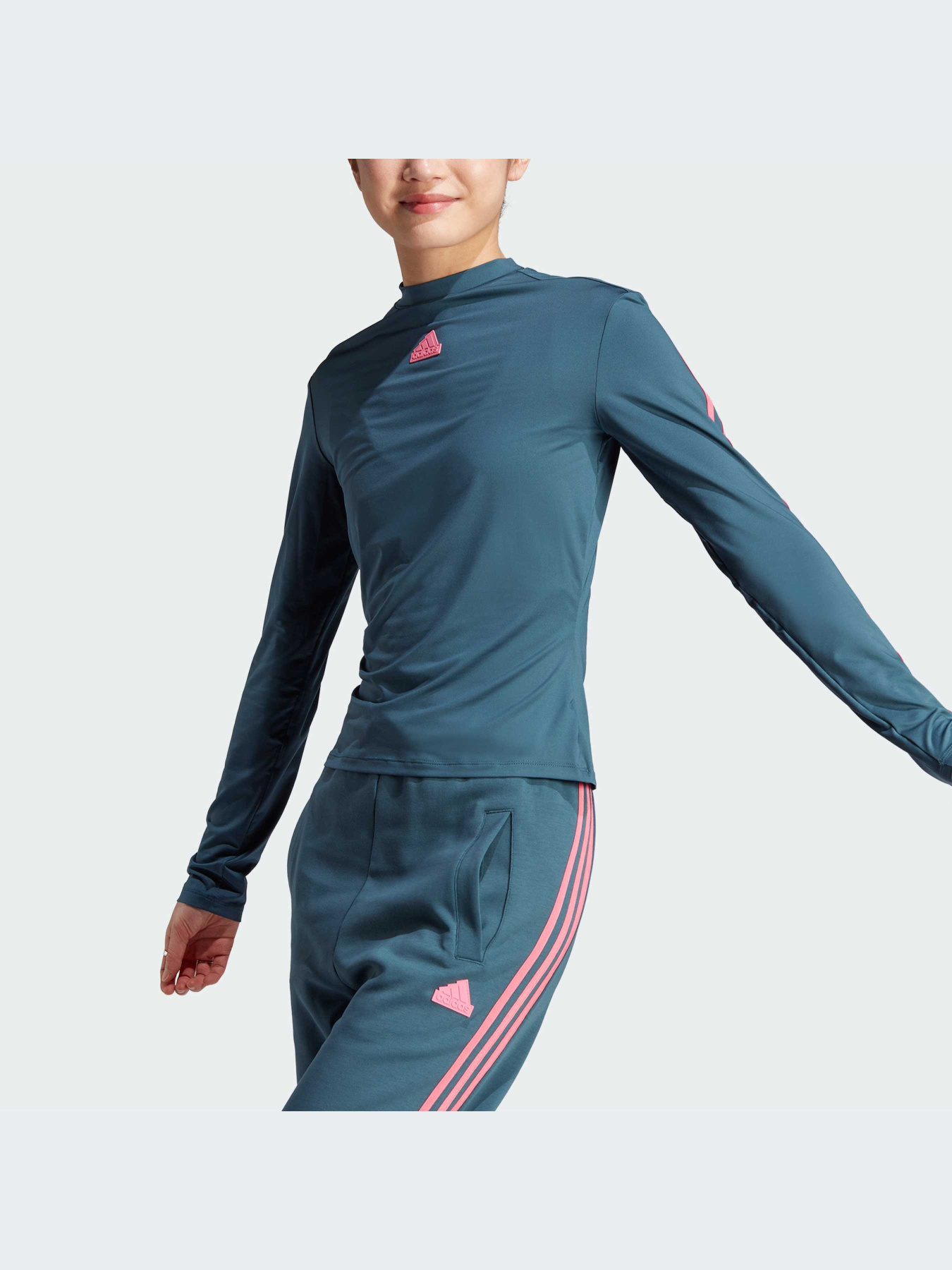 Худі та світшоти Adidas 3 Stripes модель IU3073 Худі та світшоти Adidas 3 Stripes модель IU3073 Фото