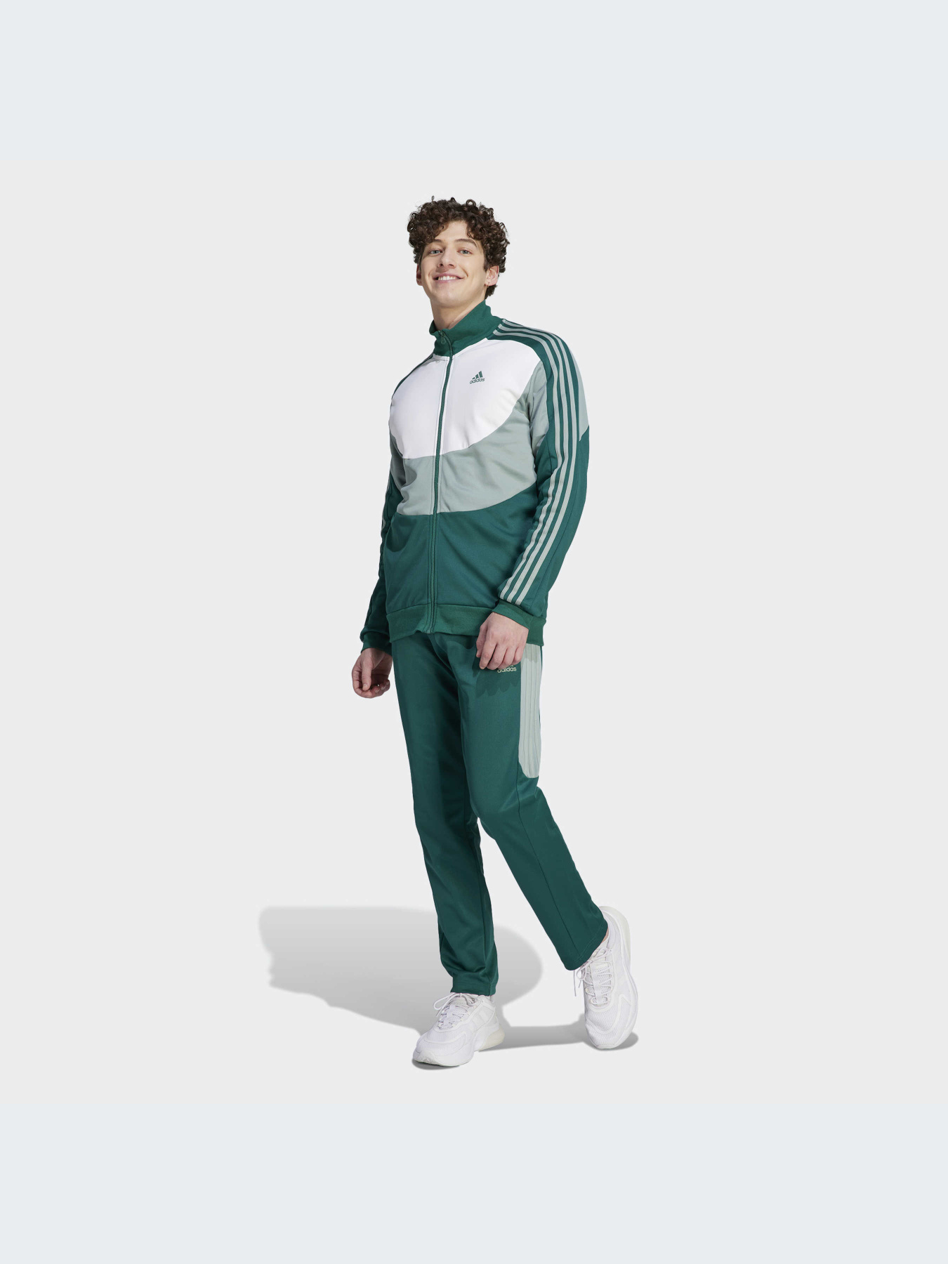 Костюмы Adidas модель IJ6076 Костюмы Adidas модель IJ6076 Фото