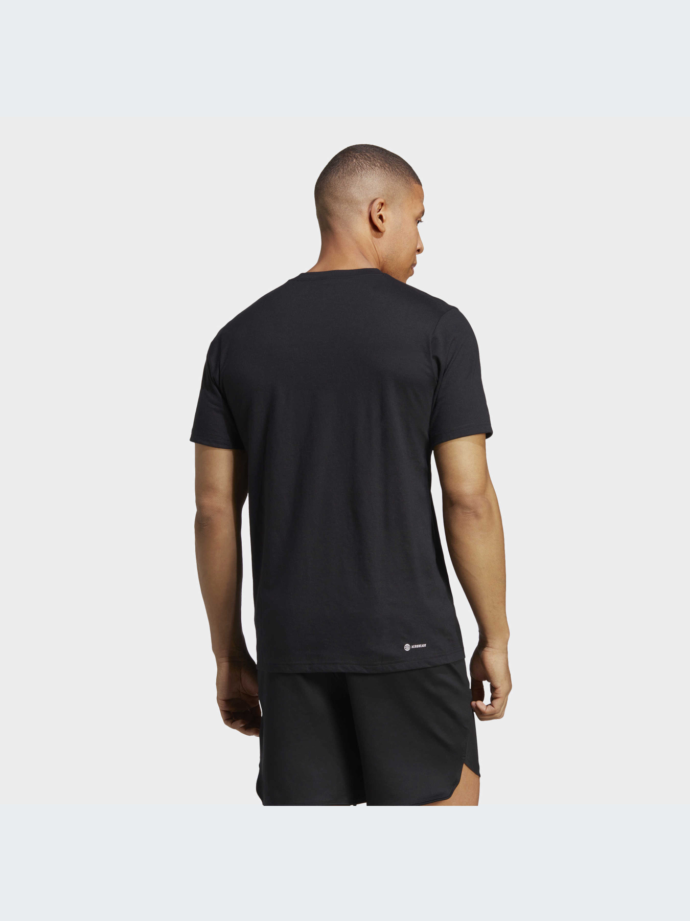 Футболки и поло Adidas модель IB8273 Футболки и поло Adidas модель IB8273 Фото