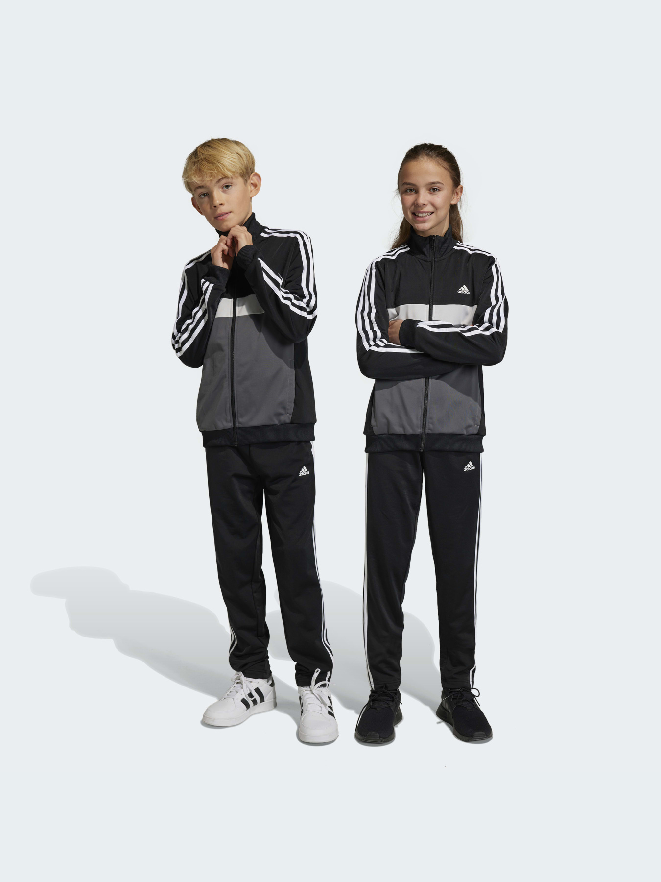 Костюмы Adidas модель HR6406 Фото