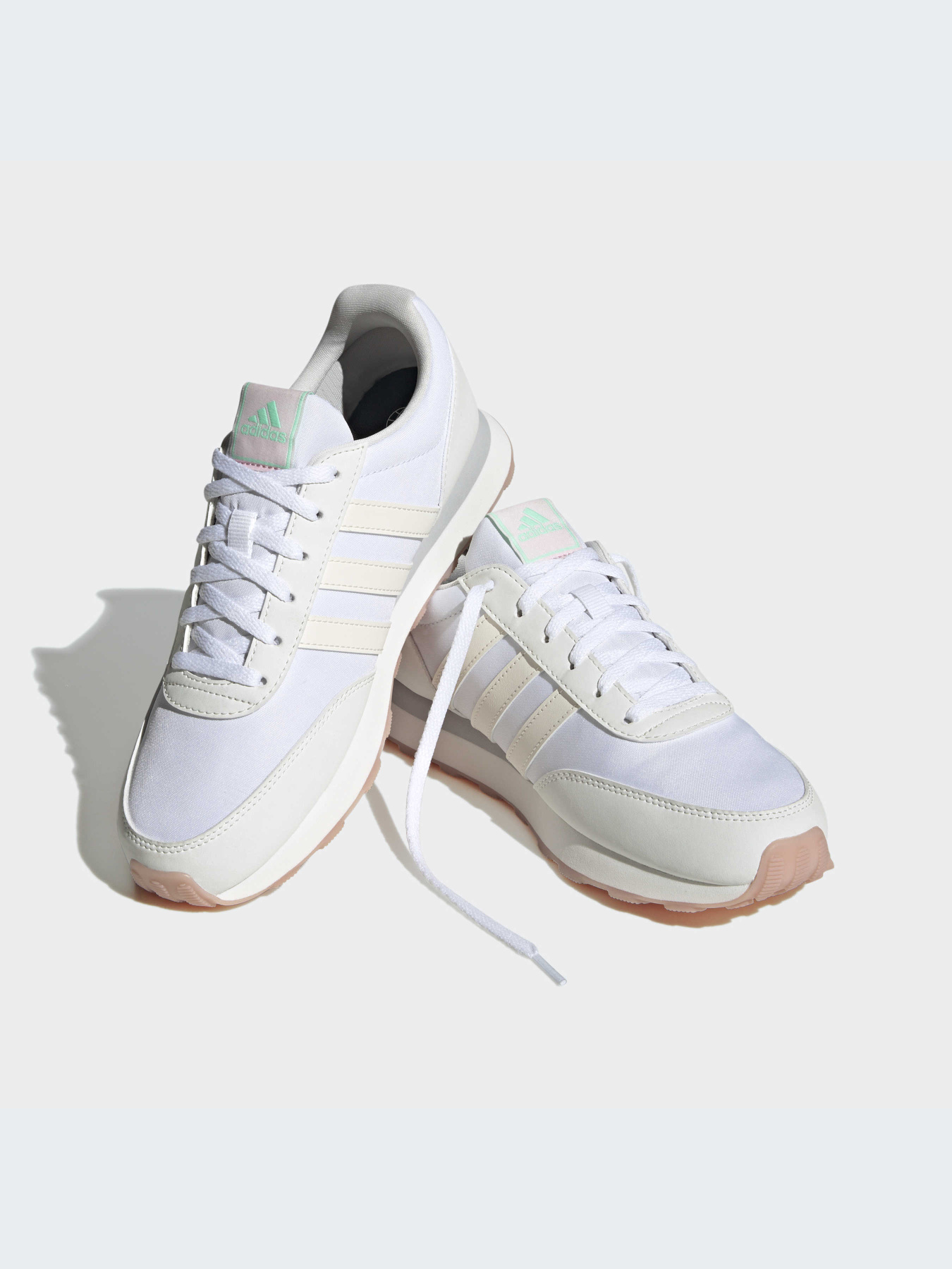 Кроссовки Adidas модель HP2252 Кроссовки Adidas модель HP2252 Фото