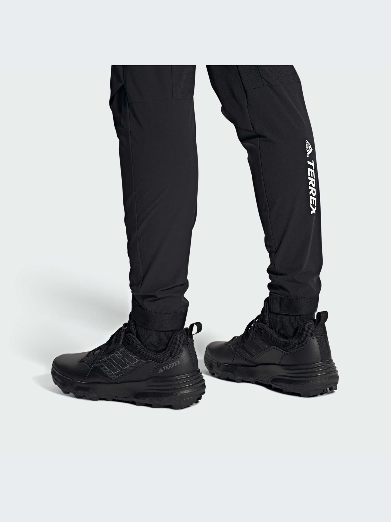 Кросівки Adidas модель IF4980 Кросівки Adidas модель IF4980 Фото