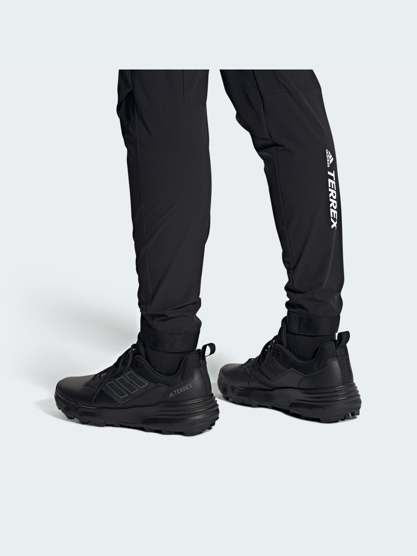 Кросівки Adidas модель IF4980 Кросівки Adidas модель IF4980 Фото