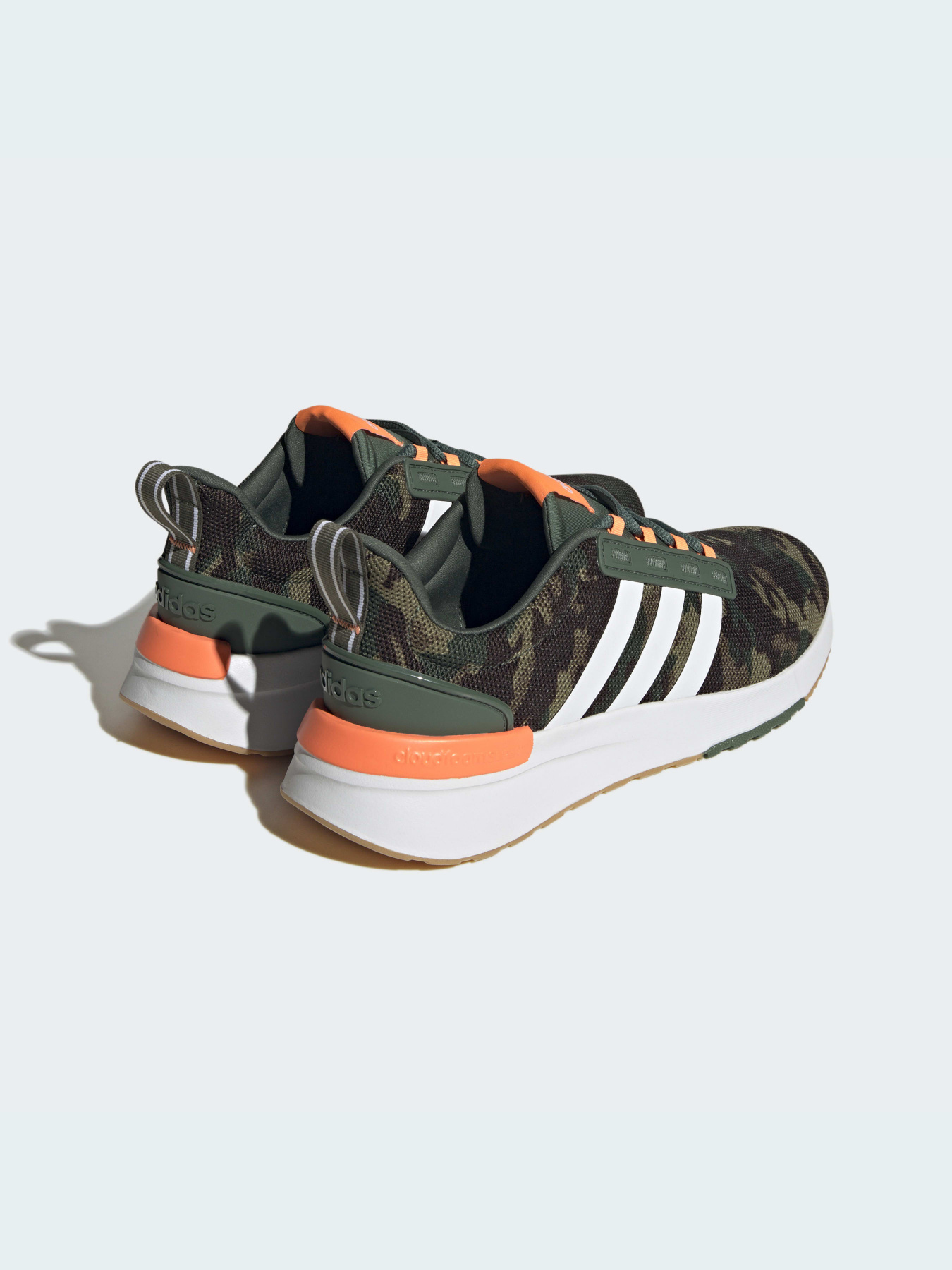 Кросівки Adidas Racer модель HP2720 Кросівки Adidas Racer модель HP2720 Фото
