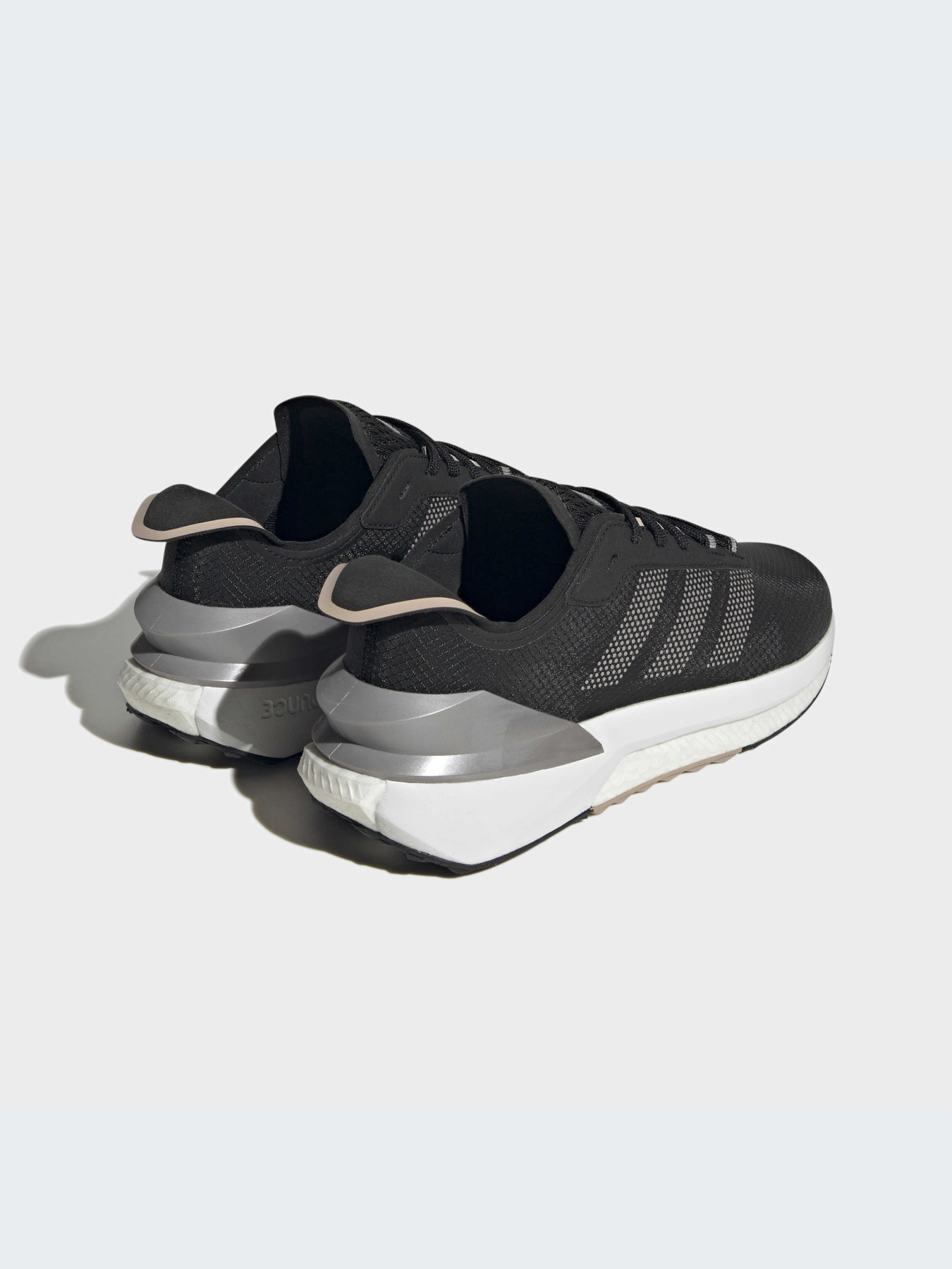Кросівки Adidas AVRYN модель IF0228 Фото