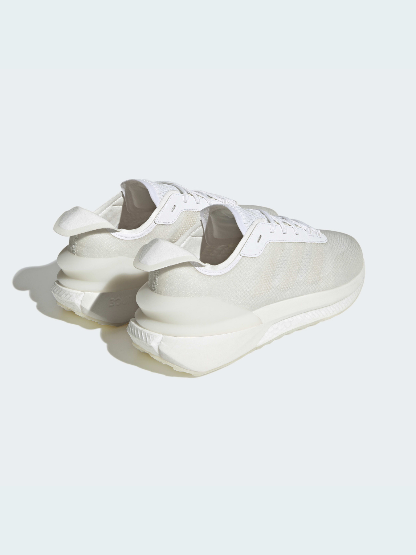 Кроссовки Adidas AVRYN модель HP5972 Фото