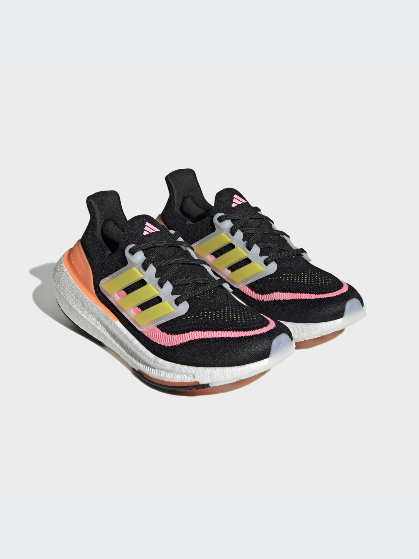 Кроссовки Adidas Ultraboost модель HQ6346 Фото