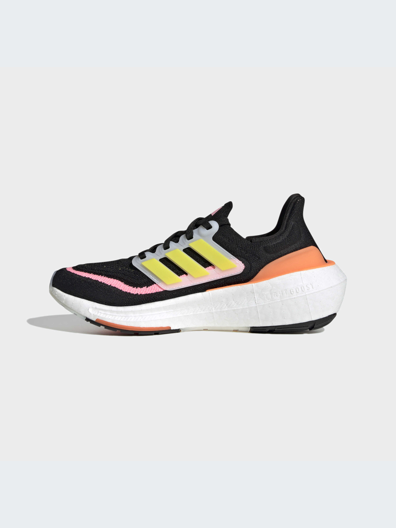 Кроссовки Adidas Ultraboost модель HQ6346 Фото