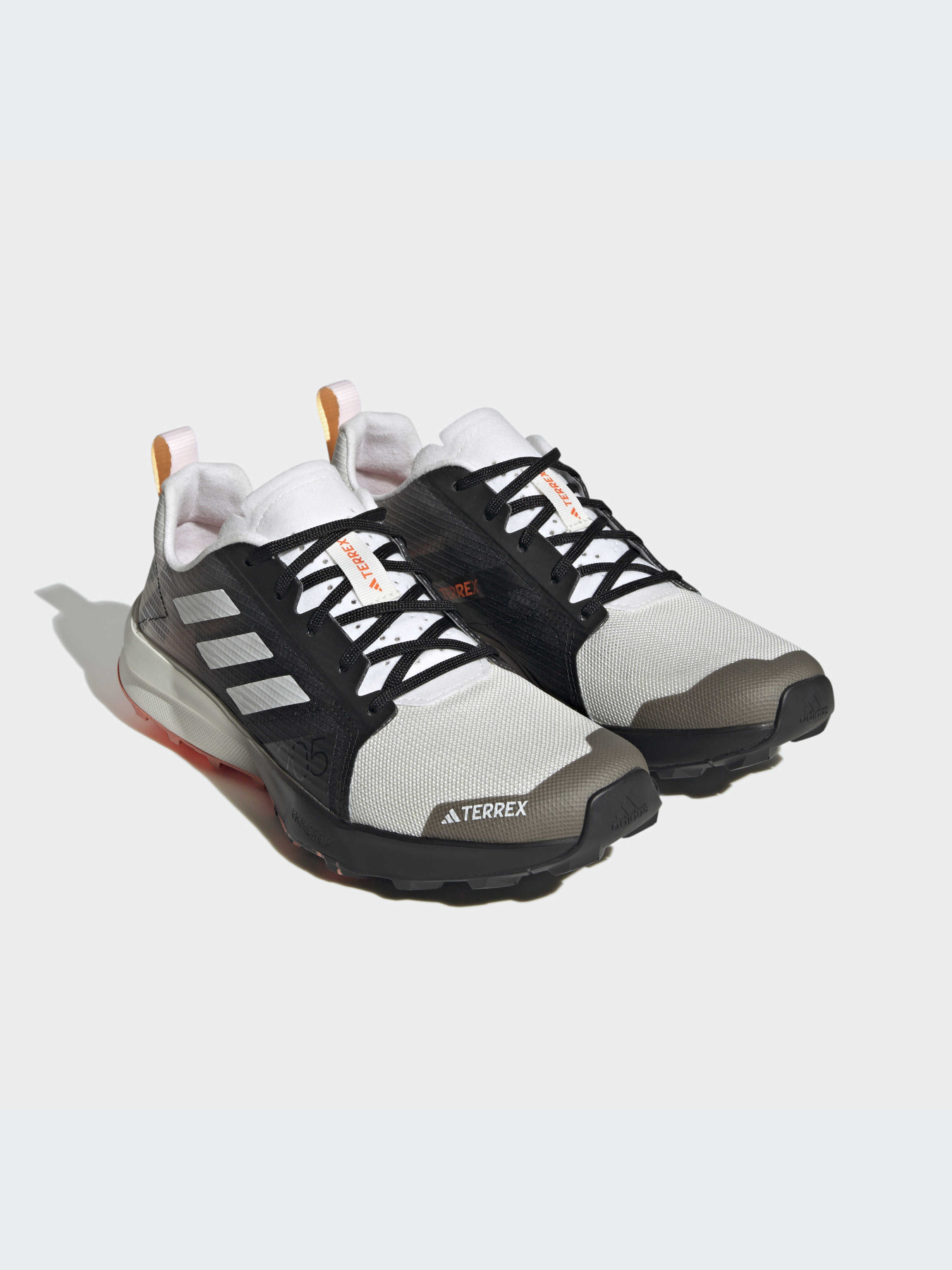 Кросівки Adidas Terrex модель HR1154 Кросівки Adidas Terrex модель HR1154 Фото