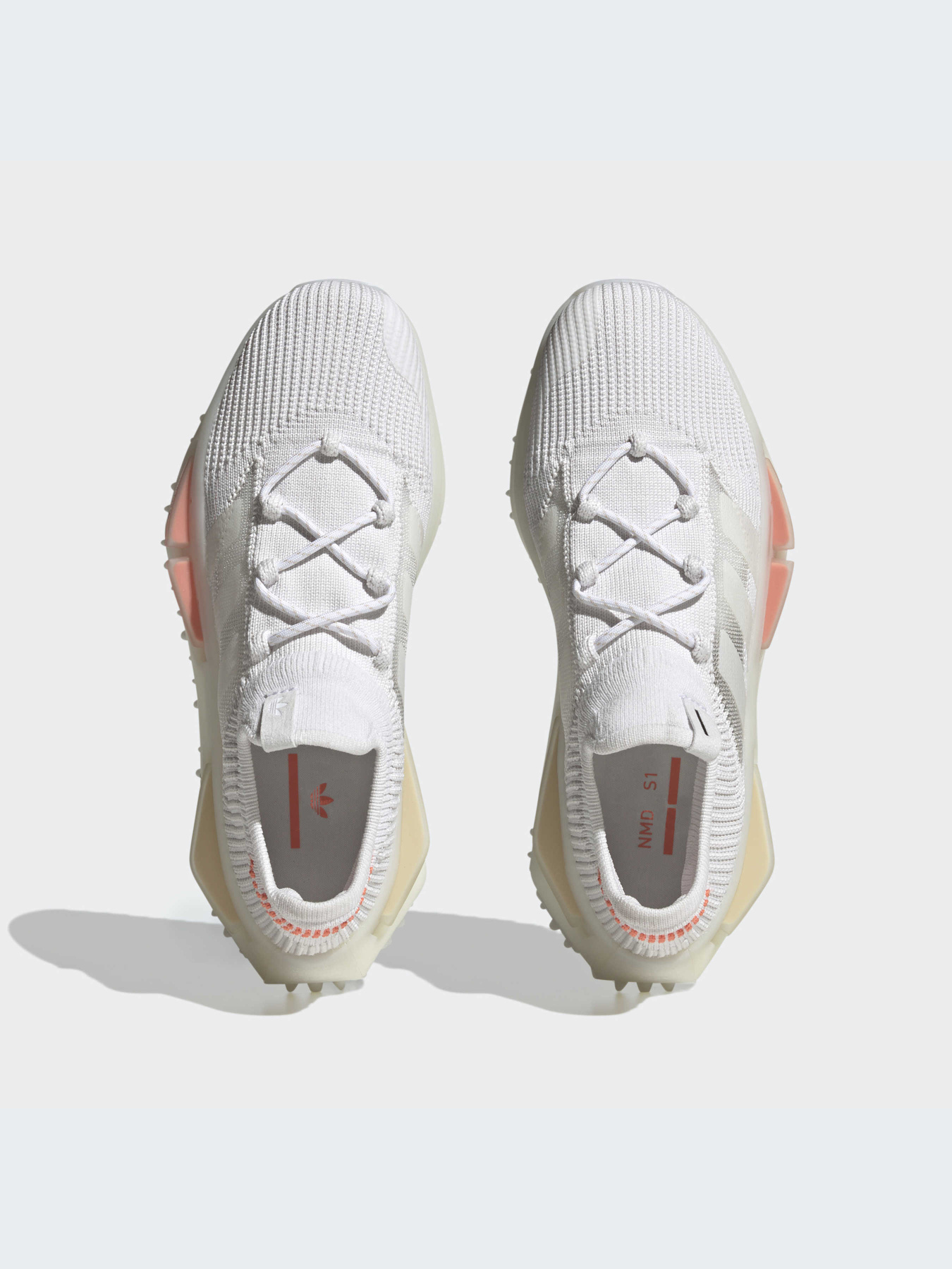 Кроссовки Adidas NMD модель HQ4465 Кроссовки Adidas NMD модель HQ4465 Фото