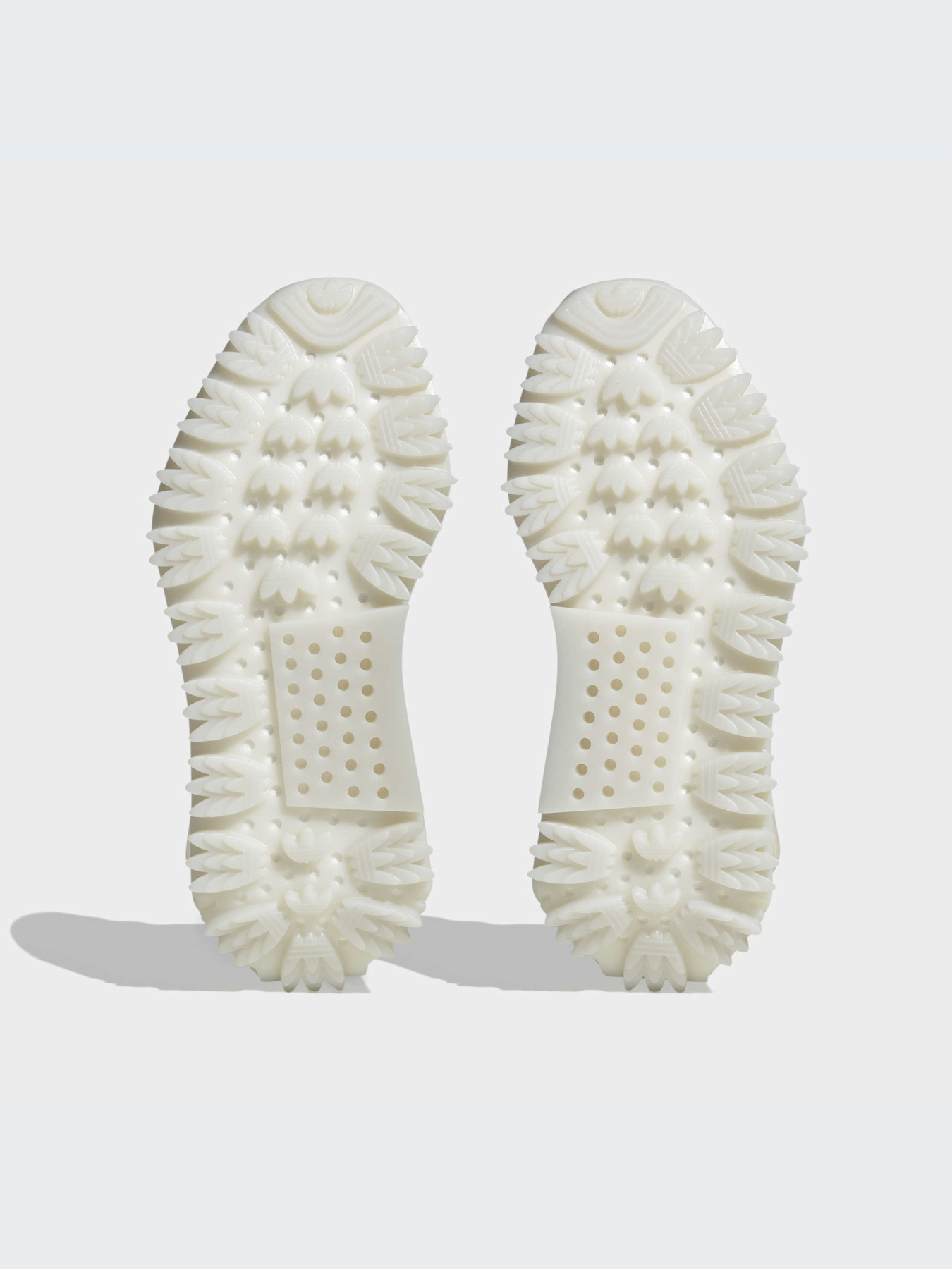 Кроссовки Adidas NMD модель HQ4465 Кроссовки Adidas NMD модель HQ4465 Фото