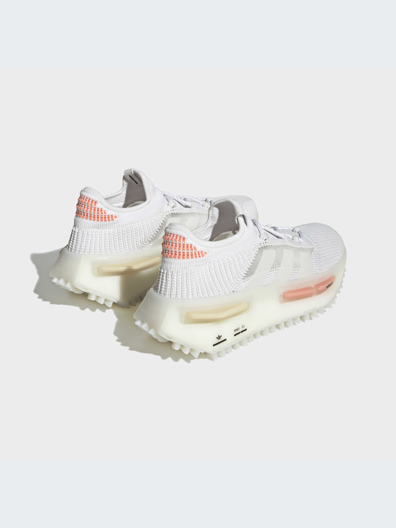 Кроссовки Adidas NMD модель HQ4465 Кроссовки Adidas NMD модель HQ4465 Фото