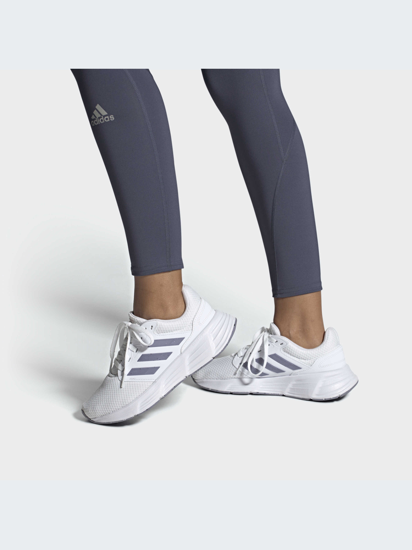 Кросівки Adidas Galaxy модель HP2403 Кросівки Adidas Galaxy модель HP2403 Фото