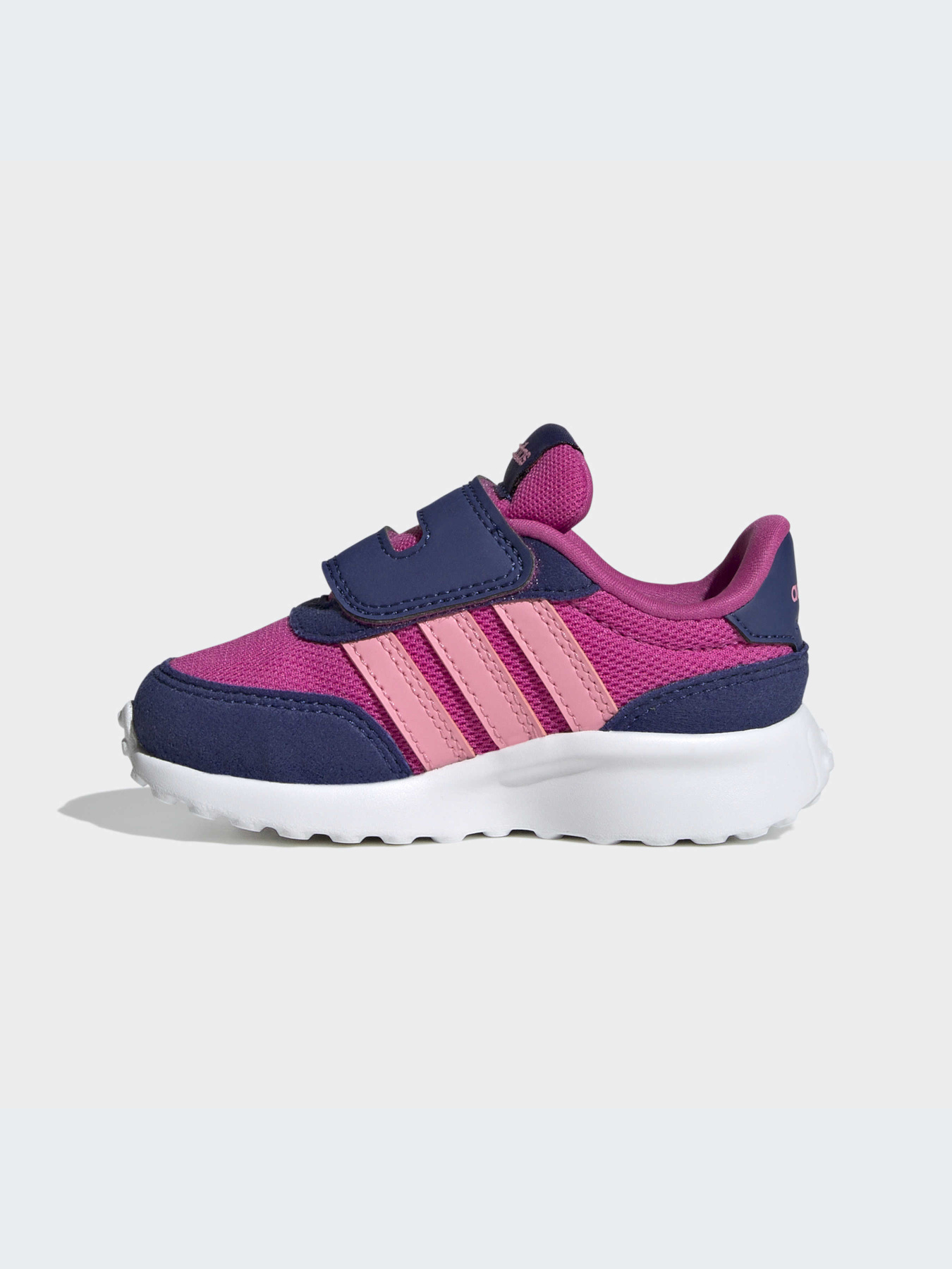 Кросівки Adidas модель HP7665 Кросівки Adidas модель HP7665 Фото