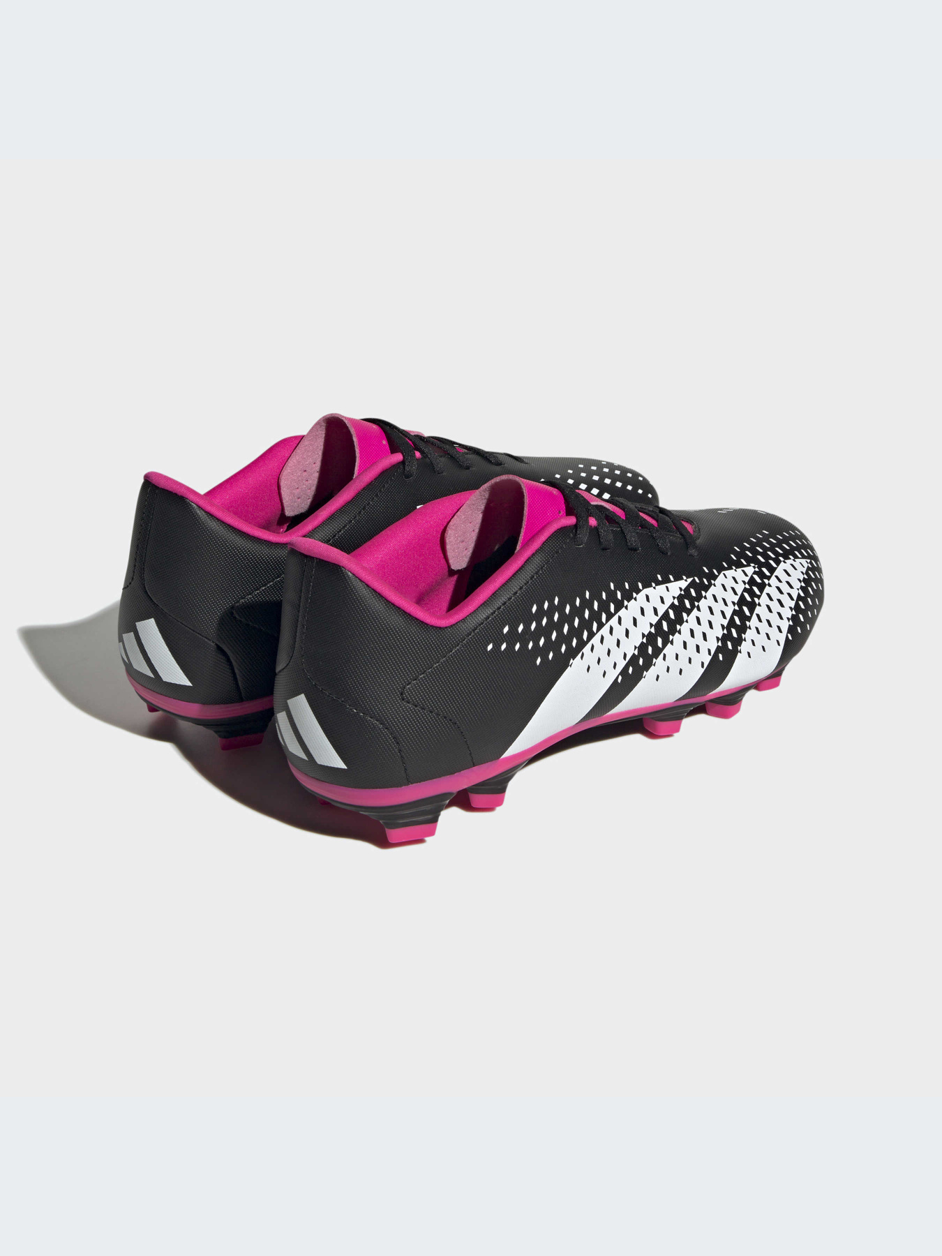 Кросівки Adidas Predator модель GW4604 Кросівки Adidas Predator модель GW4604 Фото