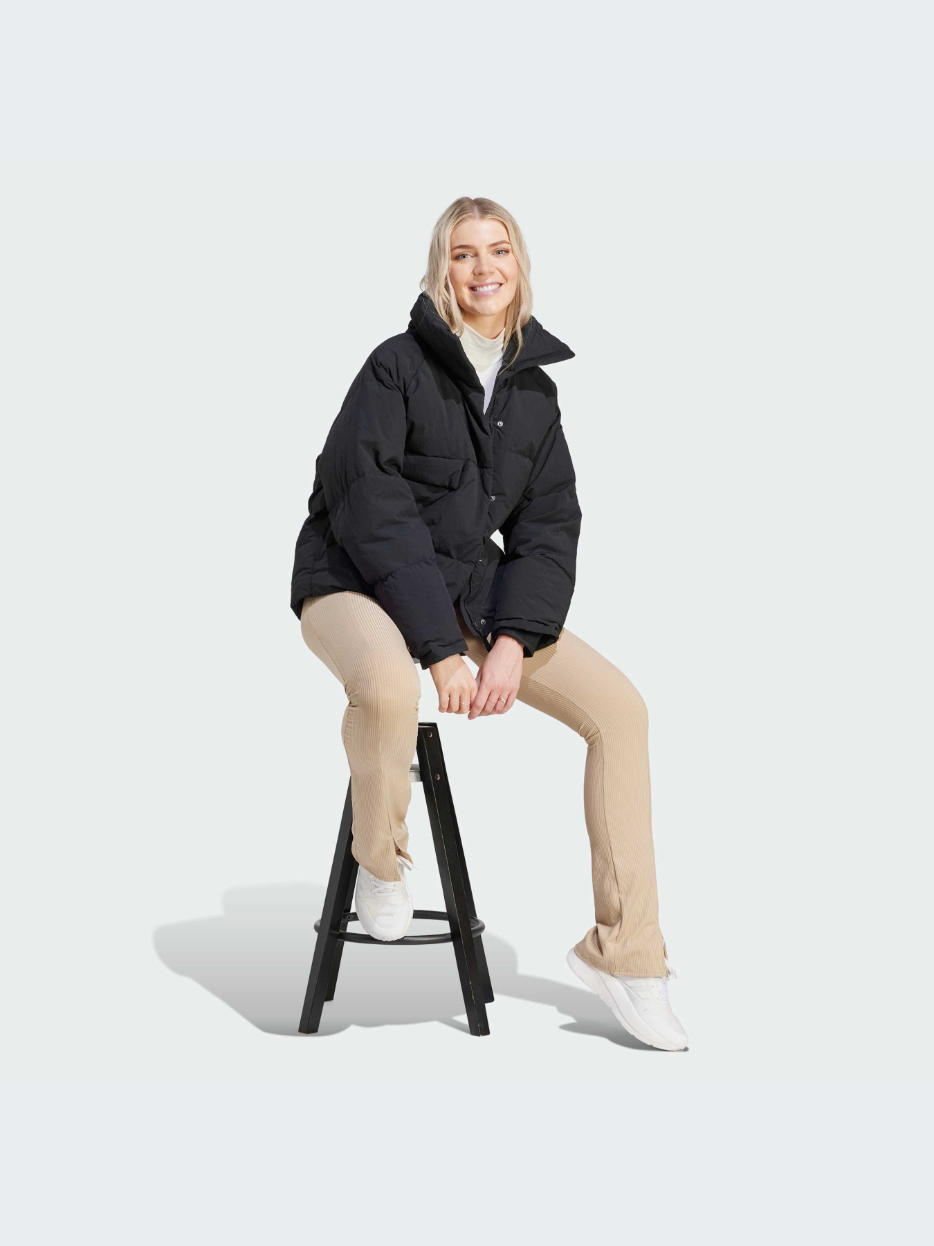 Куртки та дублянки Adidas модель IK3166 Фото