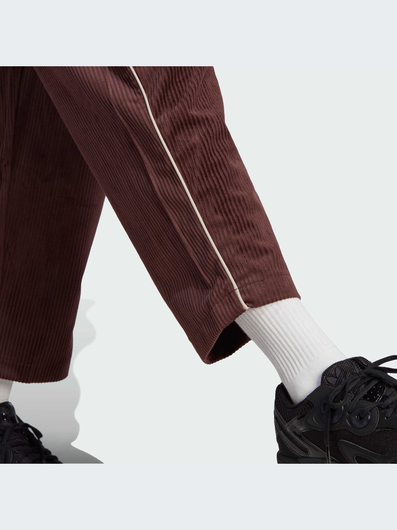Брюки Adidas Adicolor модель II8083 Фото