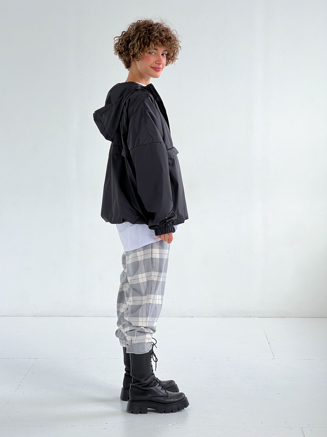 Куртки и дубленки IJ модель ij-anorak-grafit Куртки и дубленки IJ модель ij-anorak-grafit Фото