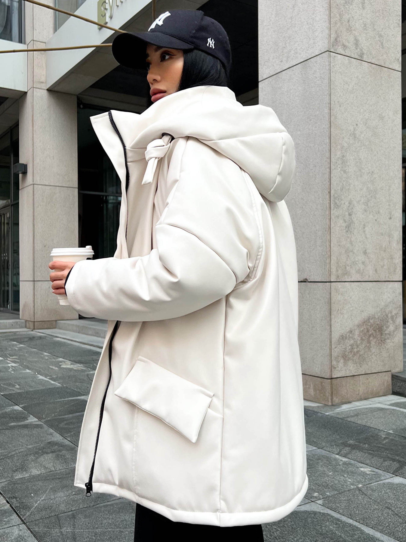 Куртки та дублянки Jadone Fashion модель Zymova_kurtka_Savi_bila Фото