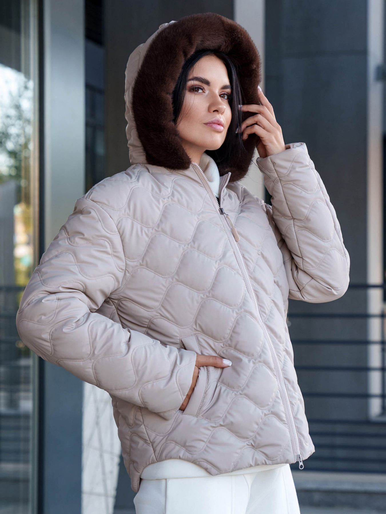 Куртки та дублянки Jadone Fashion модель Kurtka_Ember_bejevij Фото