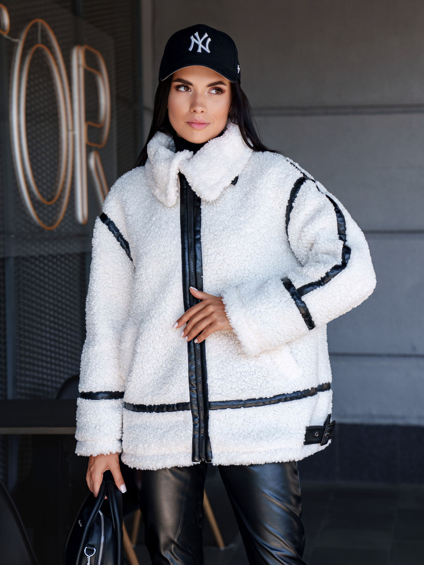 Куртки и дубленки Jadone Fashion модель Shuba_Frost_biliy Фото