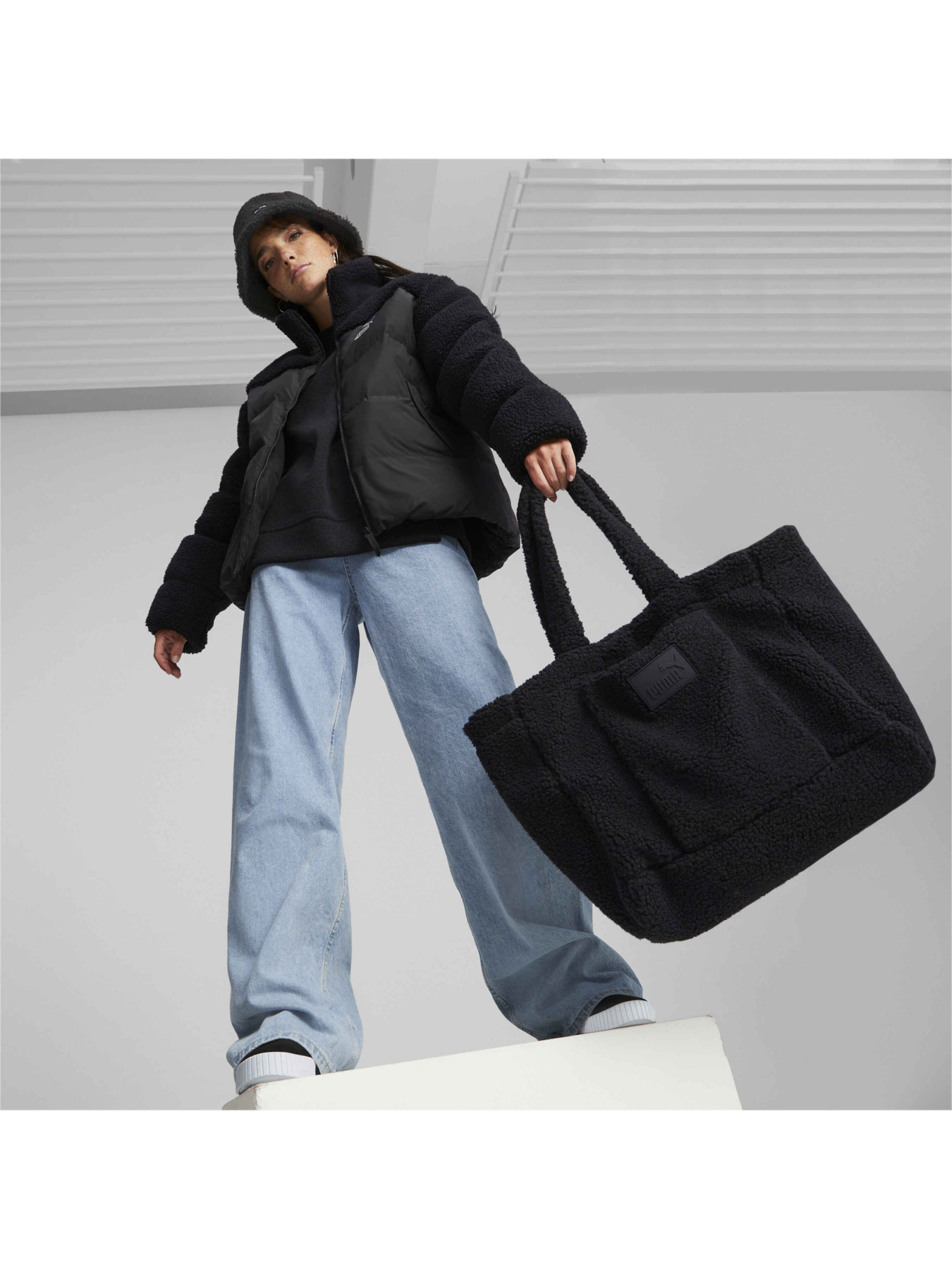 Сумки PUMA Core Sherpa Tote Bag модель 079163 Сумки PUMA Core Sherpa Tote Bag модель 079163 Фото