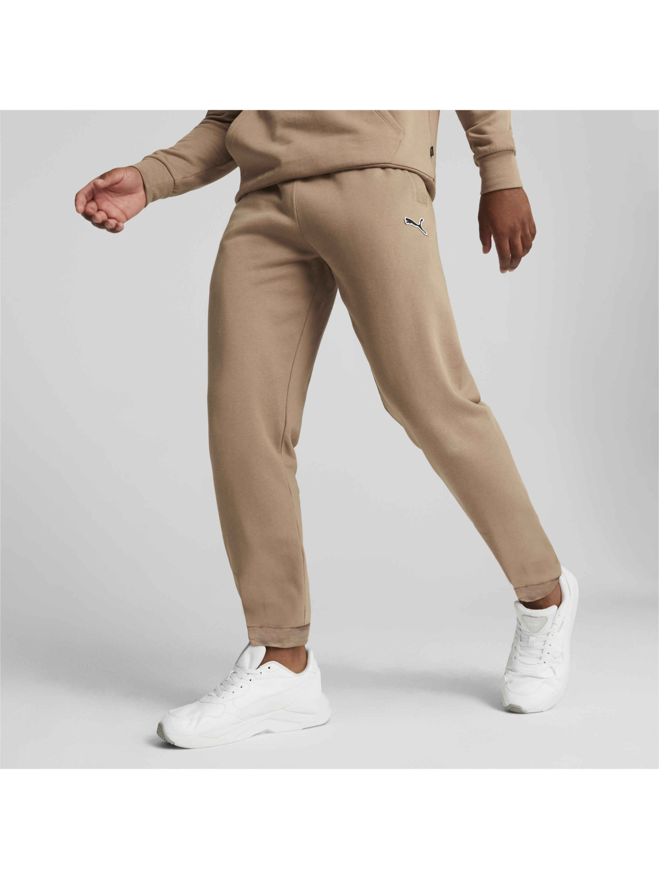 Штани PUMA Better Essentials Sweatpants модель 676816 Фото