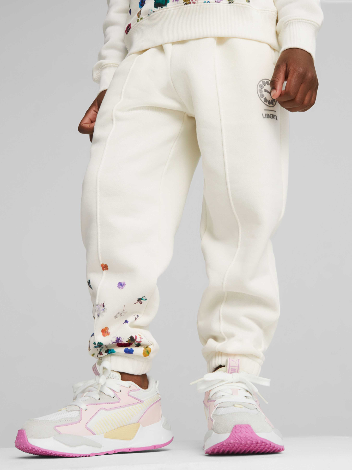 Брюки PUMA x Liberty Sweatpants модель 622238 Фото