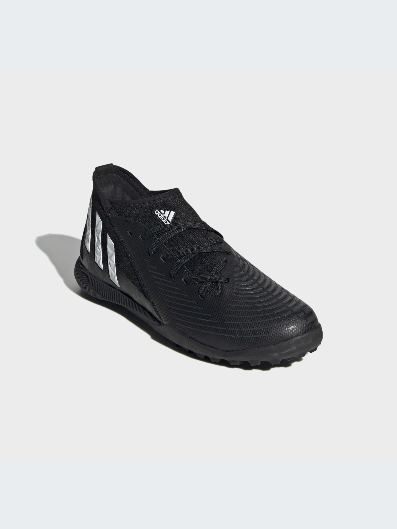 Кроссовки Adidas Predator модель GZ2895 Кроссовки Adidas Predator модель GZ2895 Фото