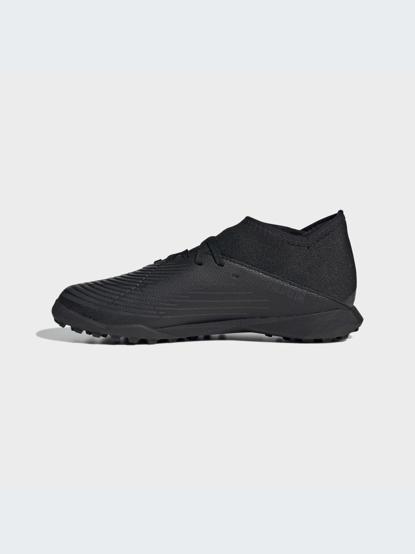 Кроссовки Adidas Predator модель GZ2895 Кроссовки Adidas Predator модель GZ2895 Фото