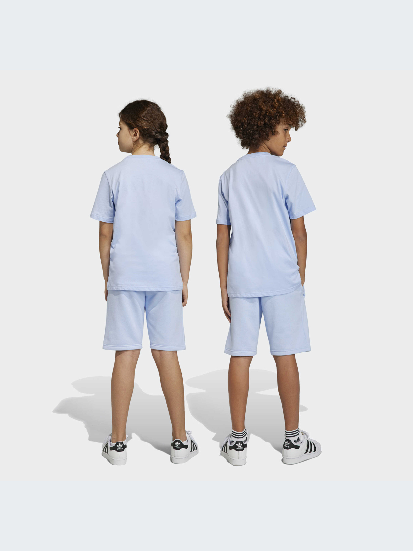 Шорты Adidas Adicolor модель IC3172 Шорты Adidas Adicolor модель IC3172 Фото