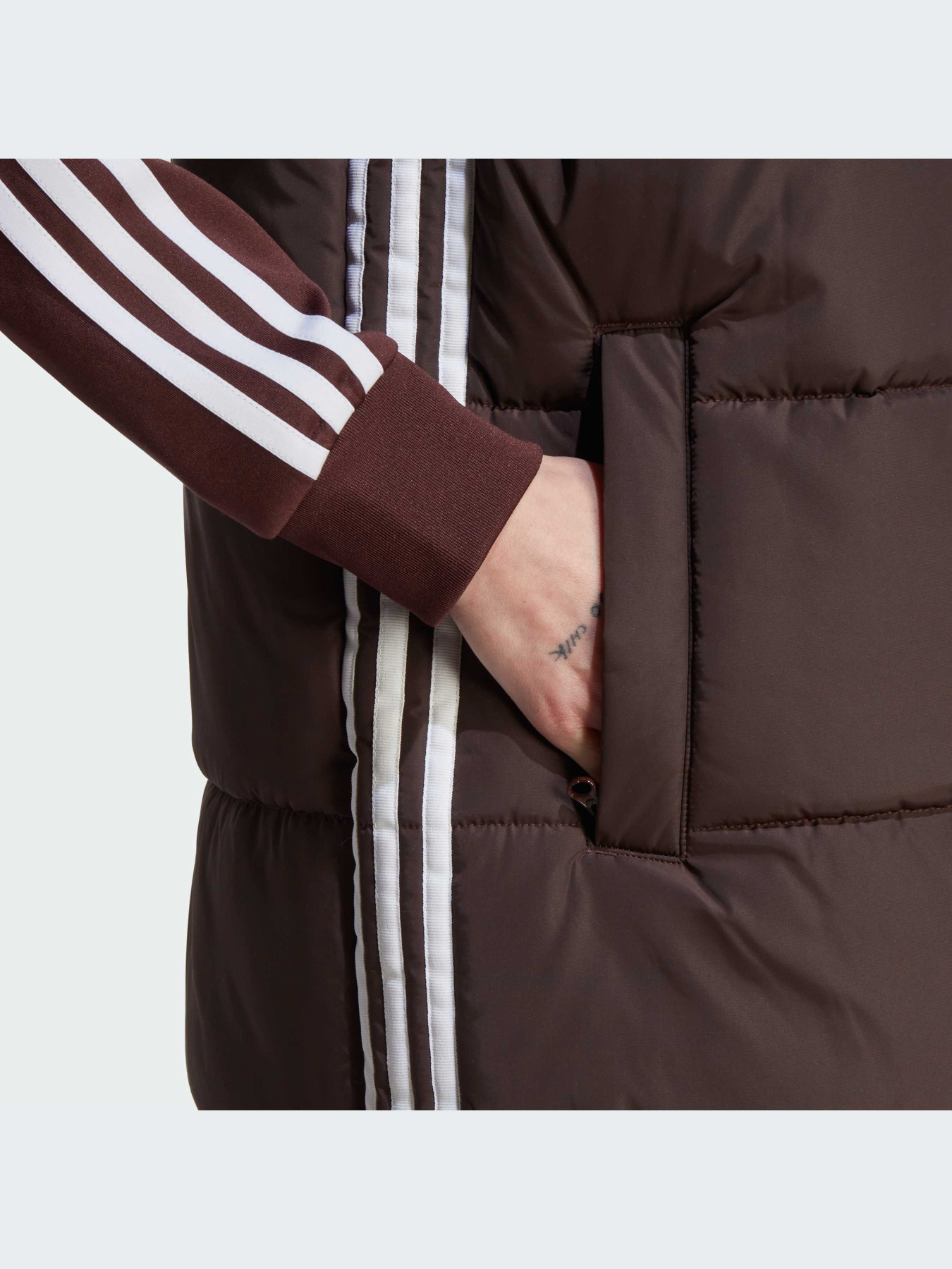 Куртки и дубленки Adidas модель IP1326 Куртки и дубленки Adidas модель IP1326 Фото