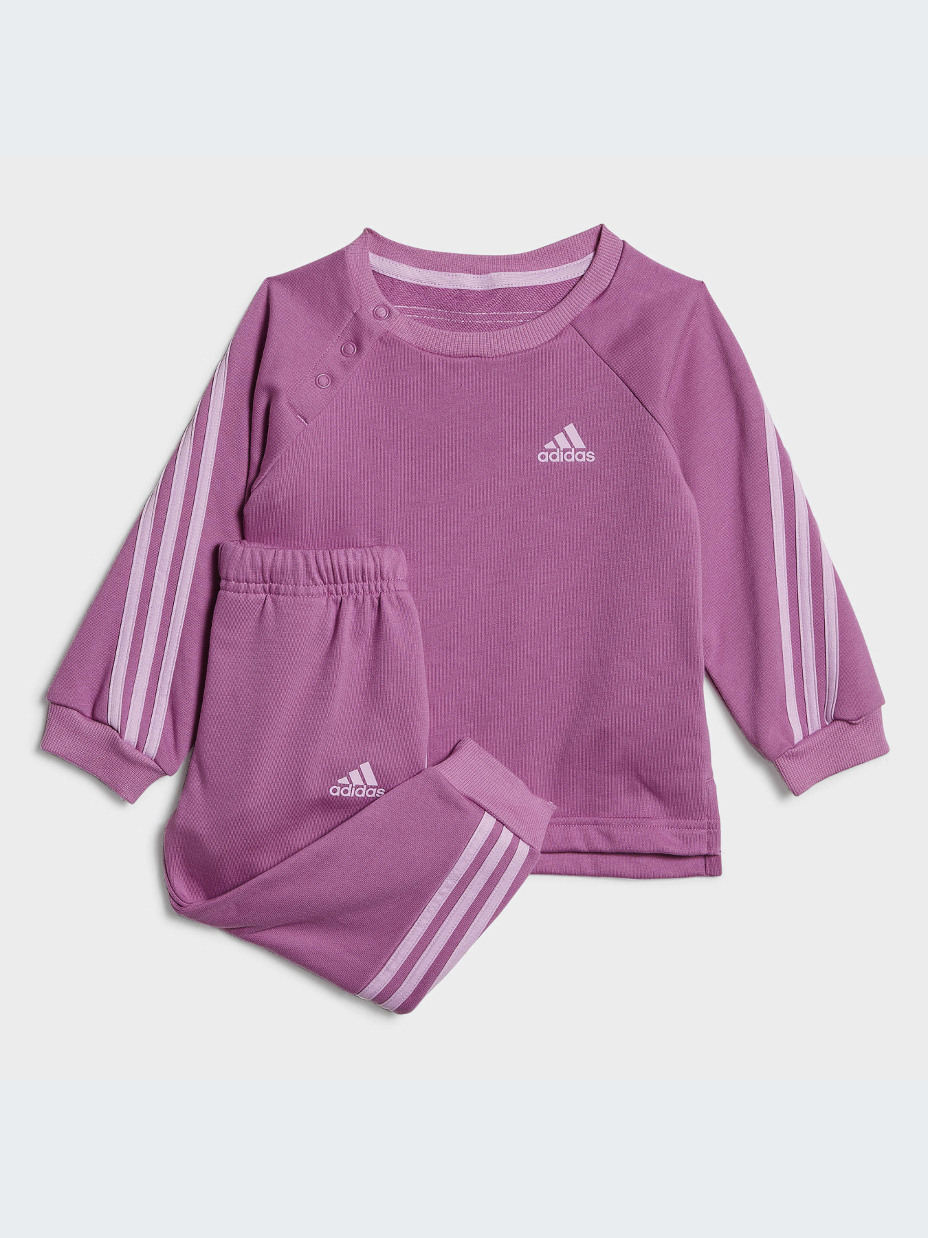 Костюмы Adidas Культовые силуэты модель HN8930 Костюмы Adidas Культовые силуэты модель HN8930 Фото