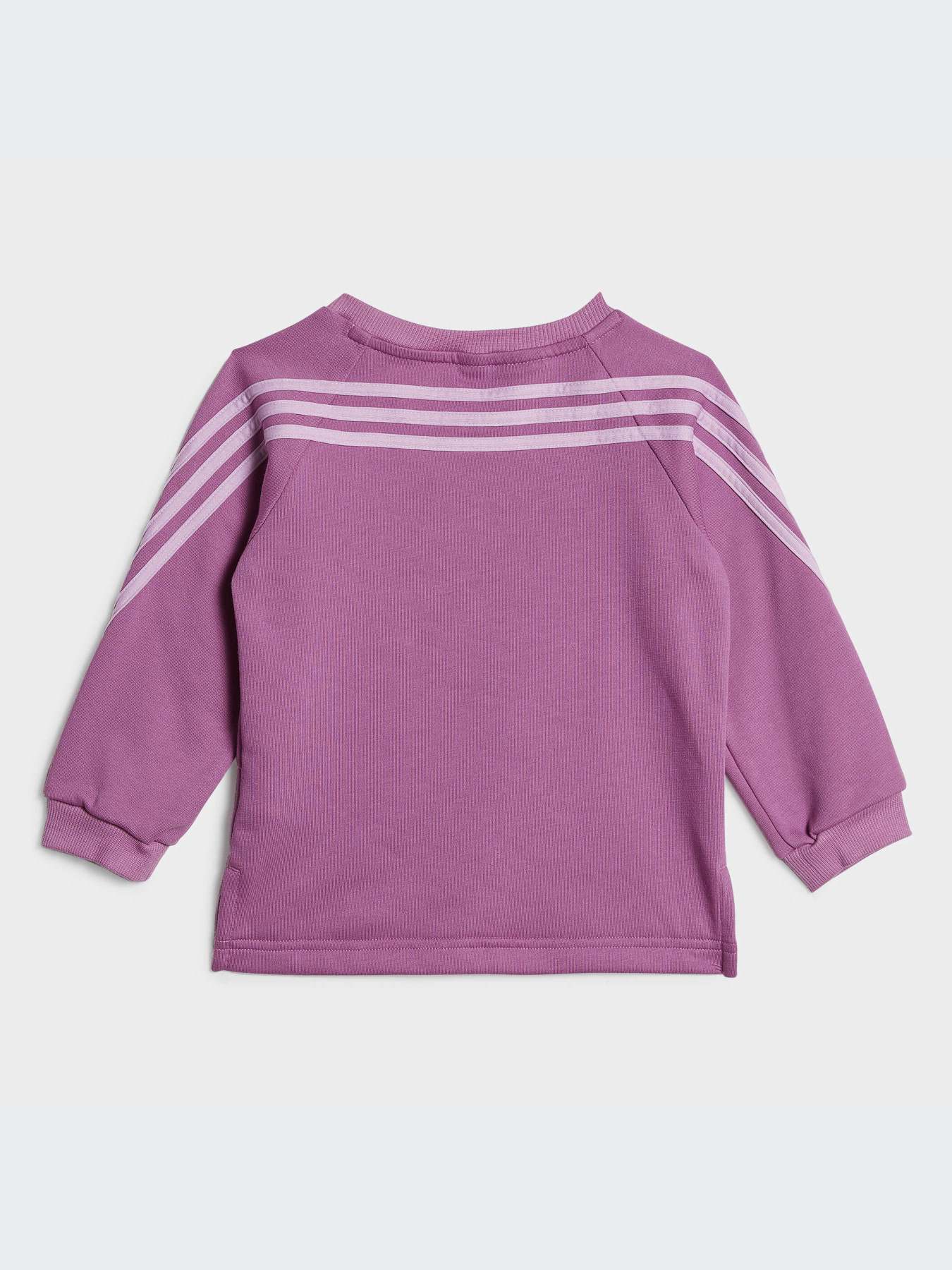 Костюмы Adidas Культовые силуэты модель HN8930 Костюмы Adidas Культовые силуэты модель HN8930 Фото