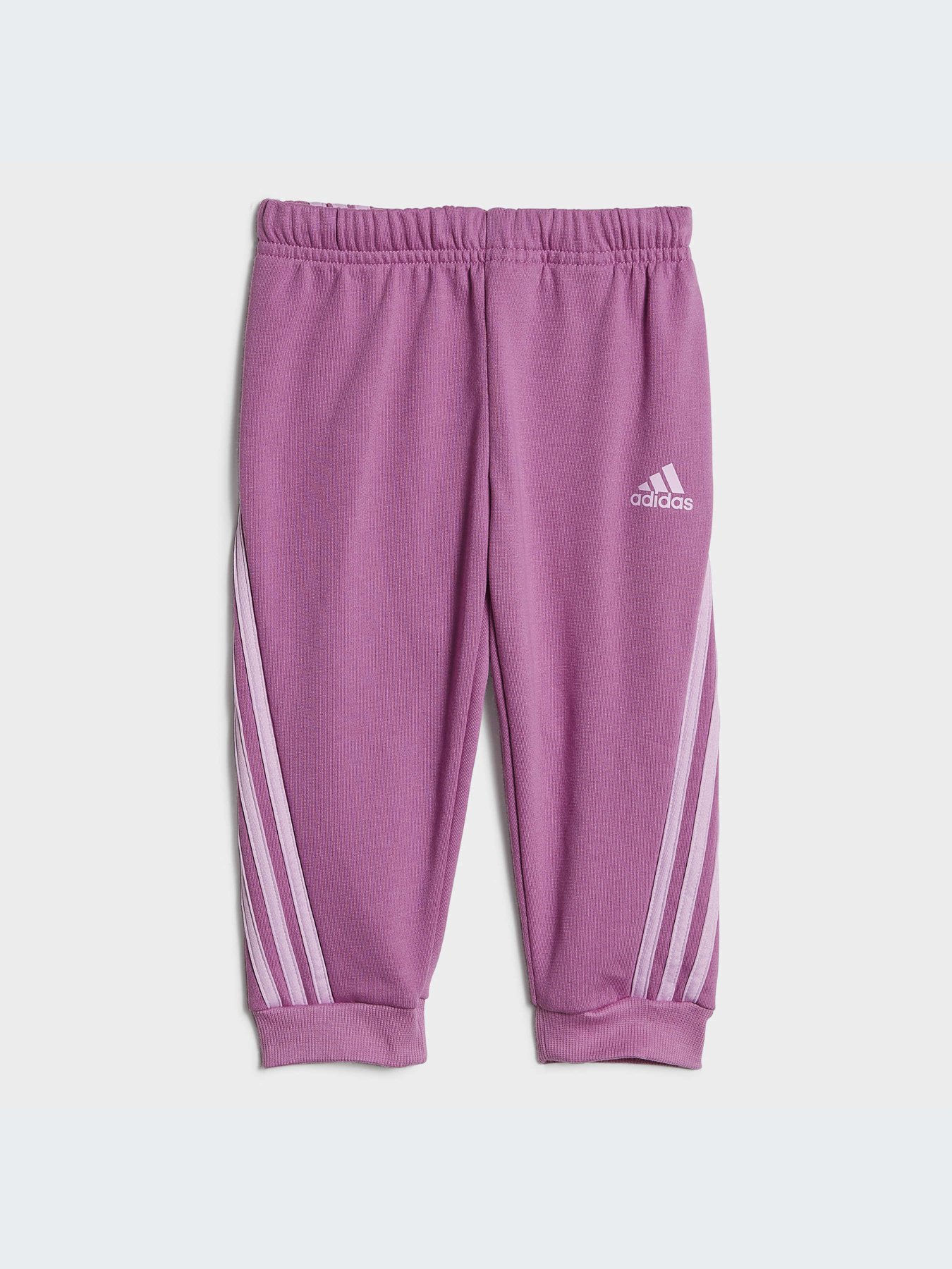 Костюмы Adidas Культовые силуэты модель HN8930 Костюмы Adidas Культовые силуэты модель HN8930 Фото
