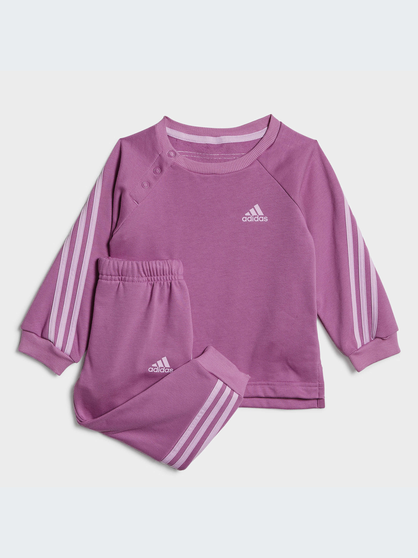 Костюмы Adidas Культовые силуэты модель HN8930 Костюмы Adidas Культовые силуэты модель HN8930 Фото