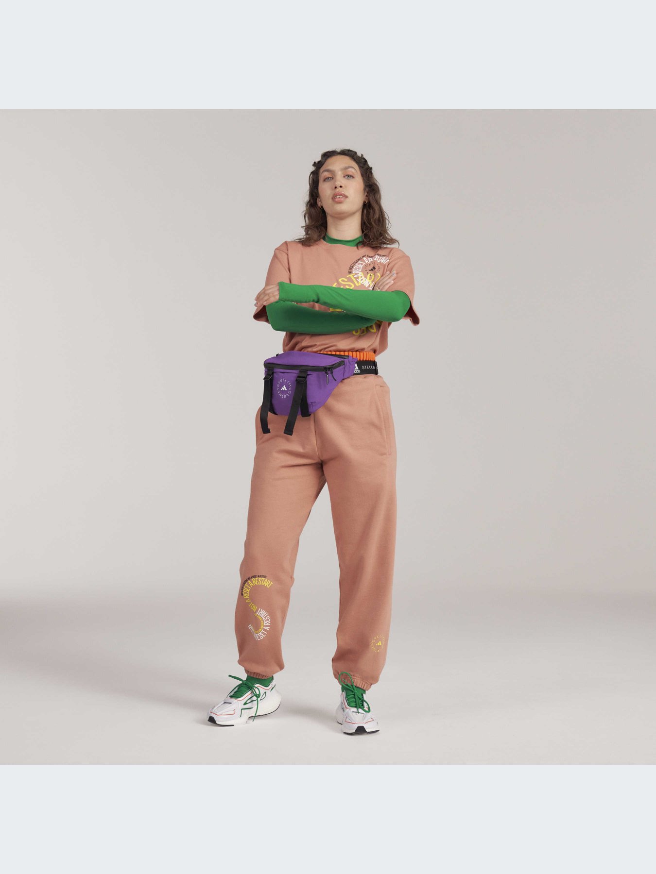 Худи и свитшоты Adidas модель HI6035 Фото