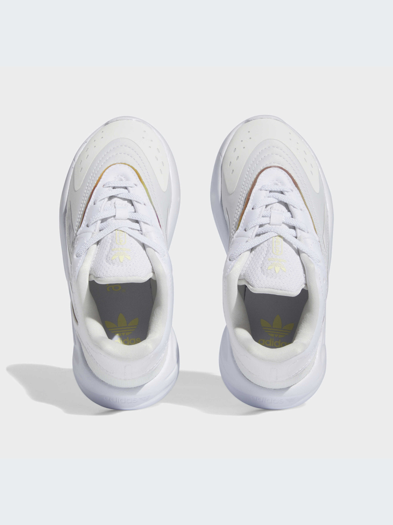 Кроссовки Adidas Ozweego модель HQ1594 Кроссовки Adidas Ozweego модель HQ1594 Фото