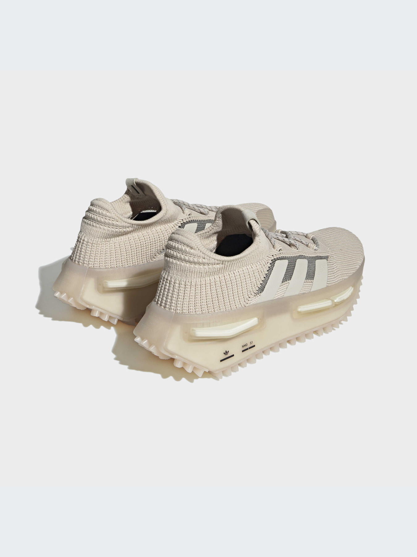 Кроссовки Adidas NMD модель HQ4439 Кроссовки Adidas NMD модель HQ4439 Фото