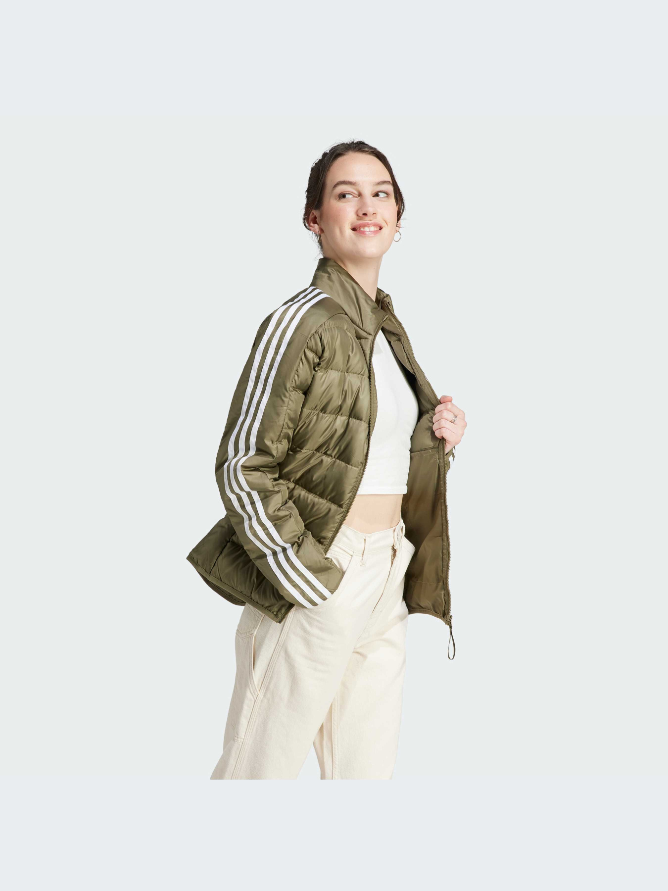 Куртки и дубленки Adidas модель IK3229 Куртки и дубленки Adidas модель IK3229 Фото