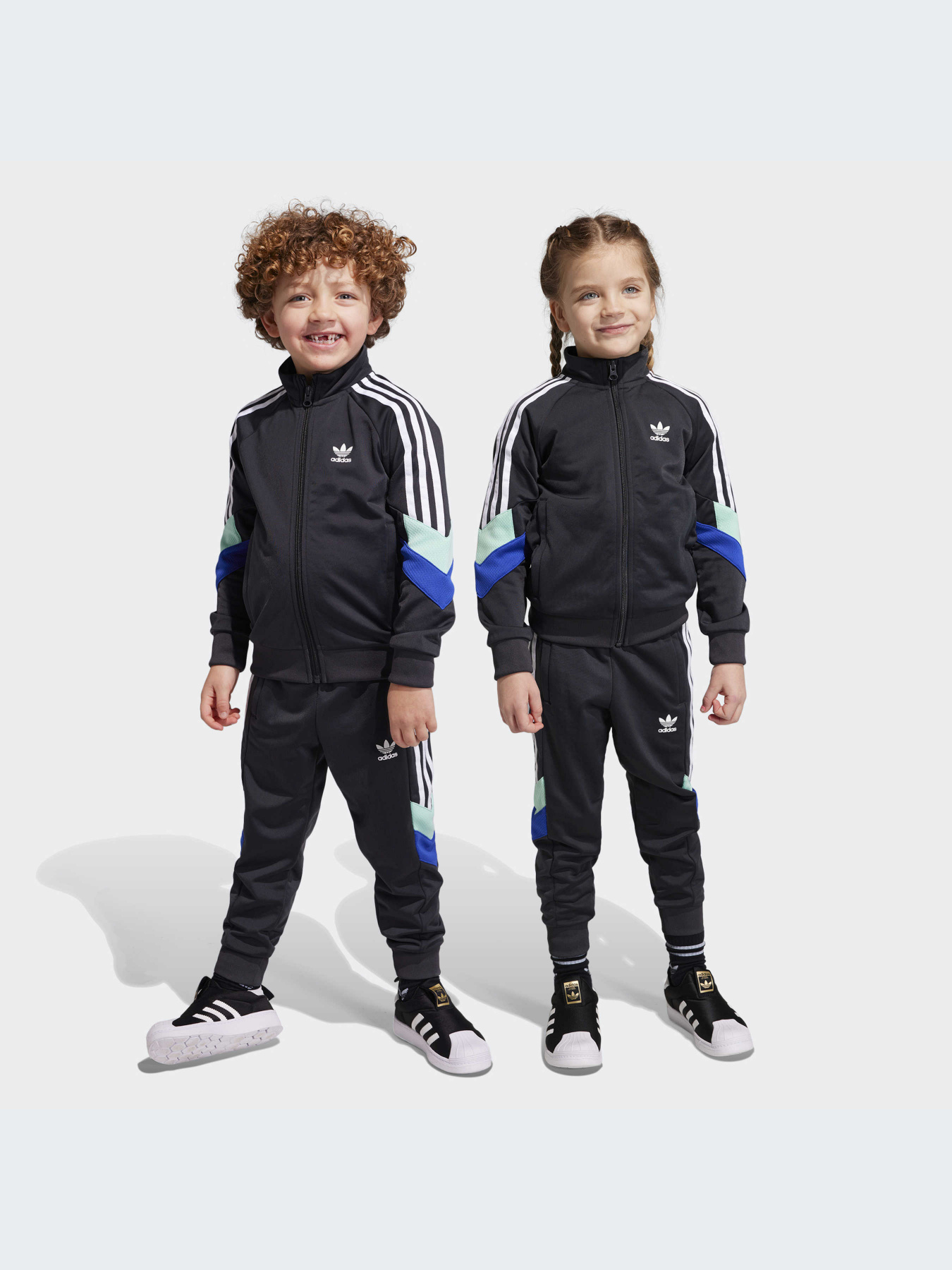 Костюмы Adidas модель IC3044 Костюмы Adidas модель IC3044 Фото