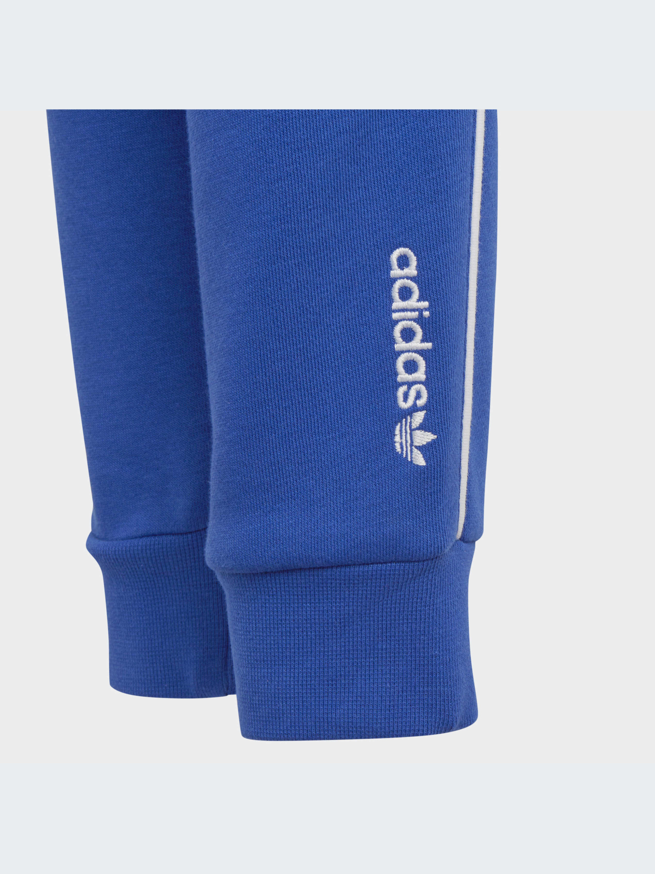 Костюмы Adidas Adicolor модель IB9911 Костюмы Adidas Adicolor модель IB9911 Фото