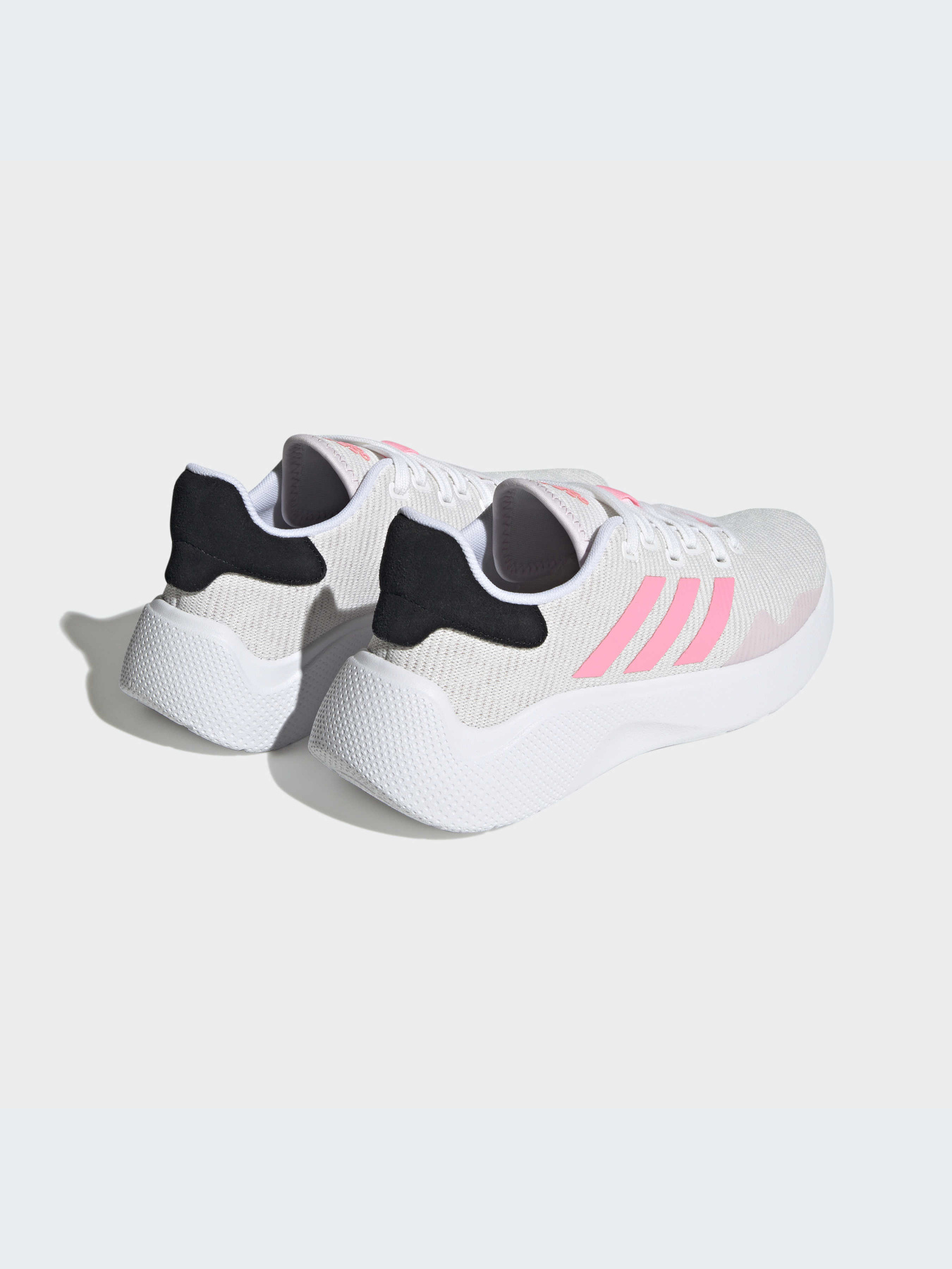 Кросівки Adidas модель HP9879 Кросівки Adidas модель HP9879 Фото