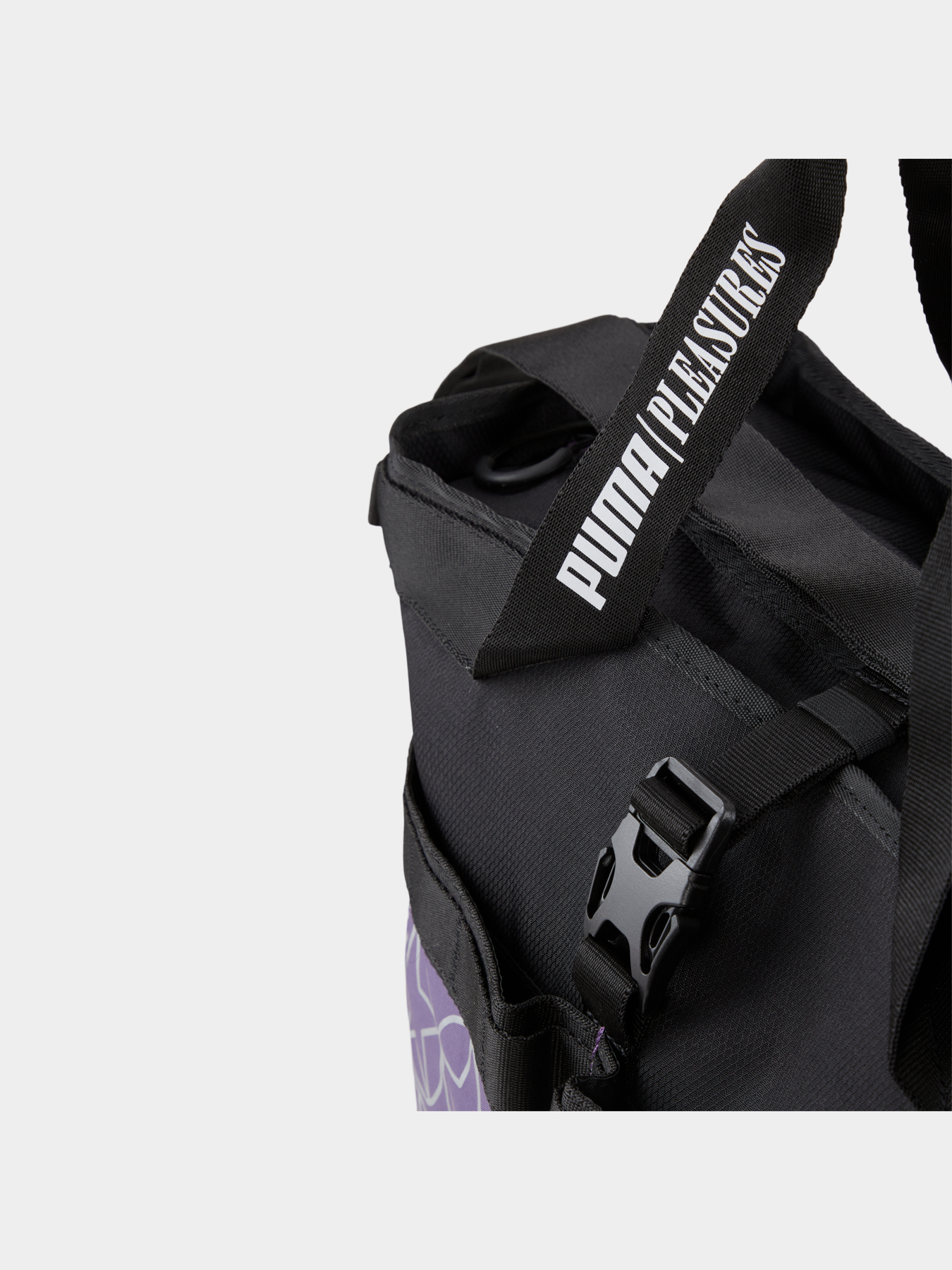 Сумки PUMA x Pleasures Tote Bag модель 090036 Сумки PUMA x Pleasures Tote Bag модель 090036 Фото