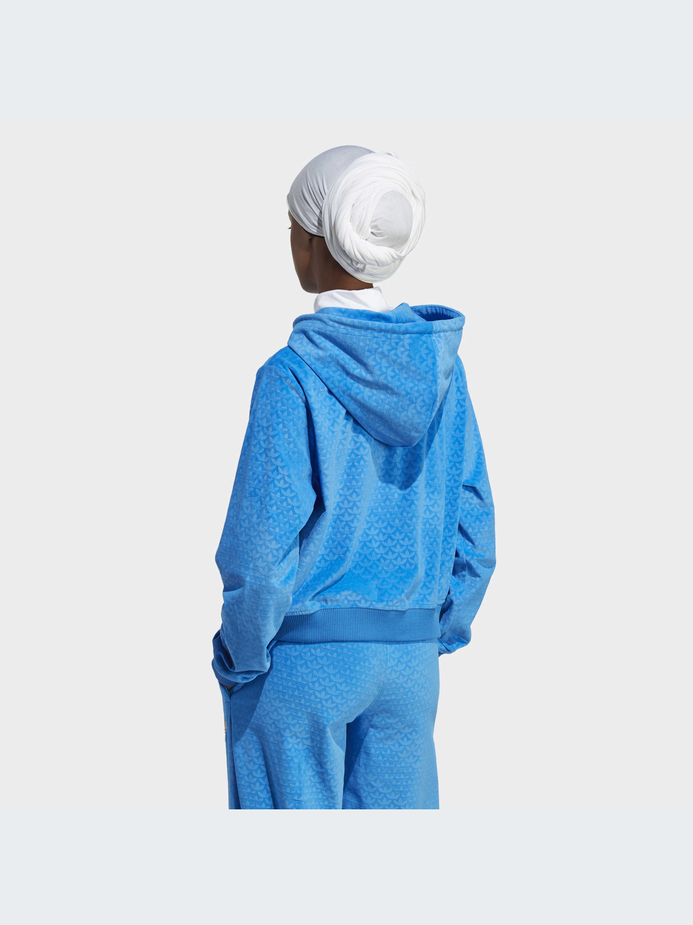 Худи и свитшоты Adidas модель IB2046 Худи и свитшоты Adidas модель IB2046 Фото