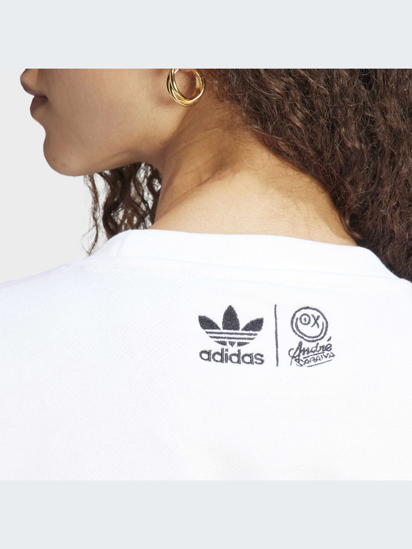Худи и свитшоты Adidas Graphics модель HY4268 Худи и свитшоты Adidas Graphics модель HY4268 Фото
