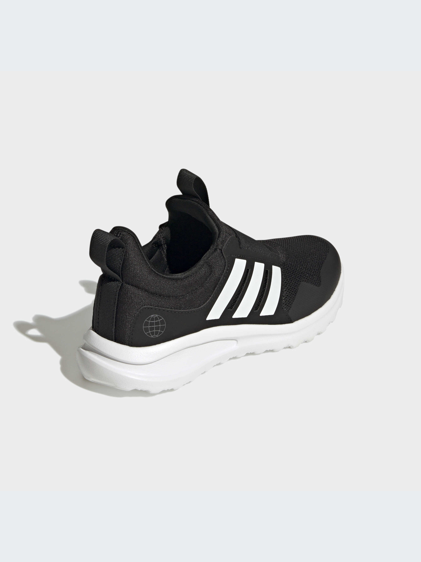 Кроссовки Adidas модель GW4060 Кроссовки Adidas модель GW4060 Фото