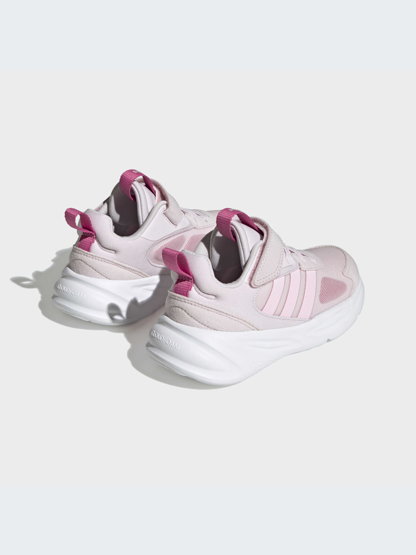 Кросівки Adidas Ozweego модель HQ3835 Фото