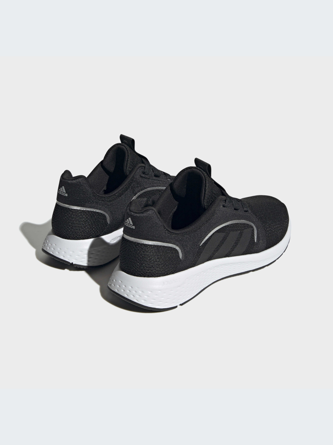 Кроссовки Adidas модель H03864 Кроссовки Adidas модель H03864 Фото
